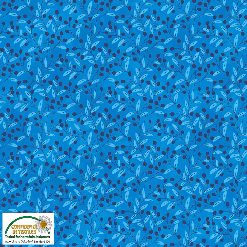Quilters Combination kleine Zweige mit Beeren auf Mittelblau